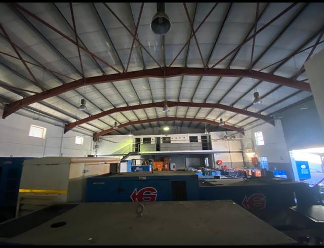 1,111M² WAREHOUSE TO LET IN PAARDEN EILAND